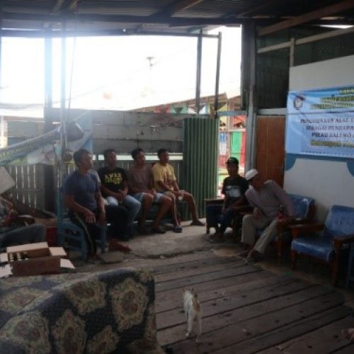 PENGGUNAAN ALAT TANGKAP JARING TIGA LAPIS SEBAGAI PENDAPATAN TAMBAHAN NELAYAN PULAU SALEMO KABUPATEN PANGKEP