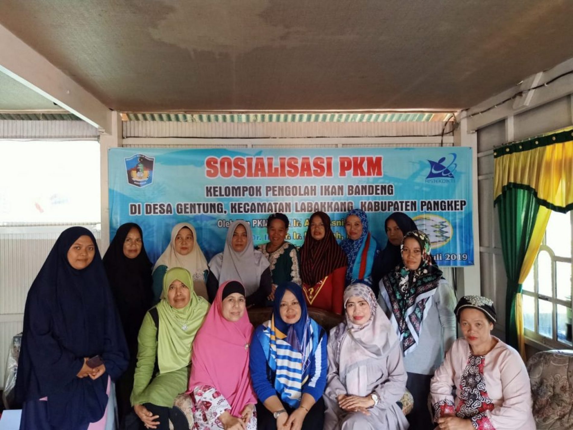 Dosen Fakultas Perikanan dan Ilmu Kelautan UMI Bekali Pelatihan Pembuatan Bandeng Presto