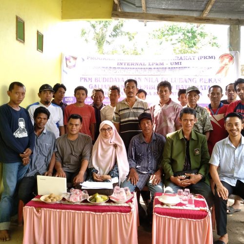 Dr. Ir. Hj. ST. Hadijah MP dan Ir. H. Bakhtiar Ibrahim, MP memberikan Pelatihan Cara Budidaya Ikan yang Baik (CBIB) di Desa Tanabangka