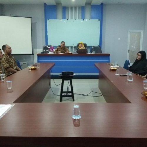 Rapat Rutin Wakil Dekan II Dr. Ir. Hasnidar, MS Bersama Karyawan FPIK UMI