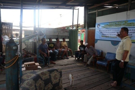 PENGGUNAAN ALAT TANGKAP JARING TIGA LAPIS SEBAGAI PENDAPATAN TAMBAHAN NELAYAN PULAU SALEMO KABUPATEN PANGKEP